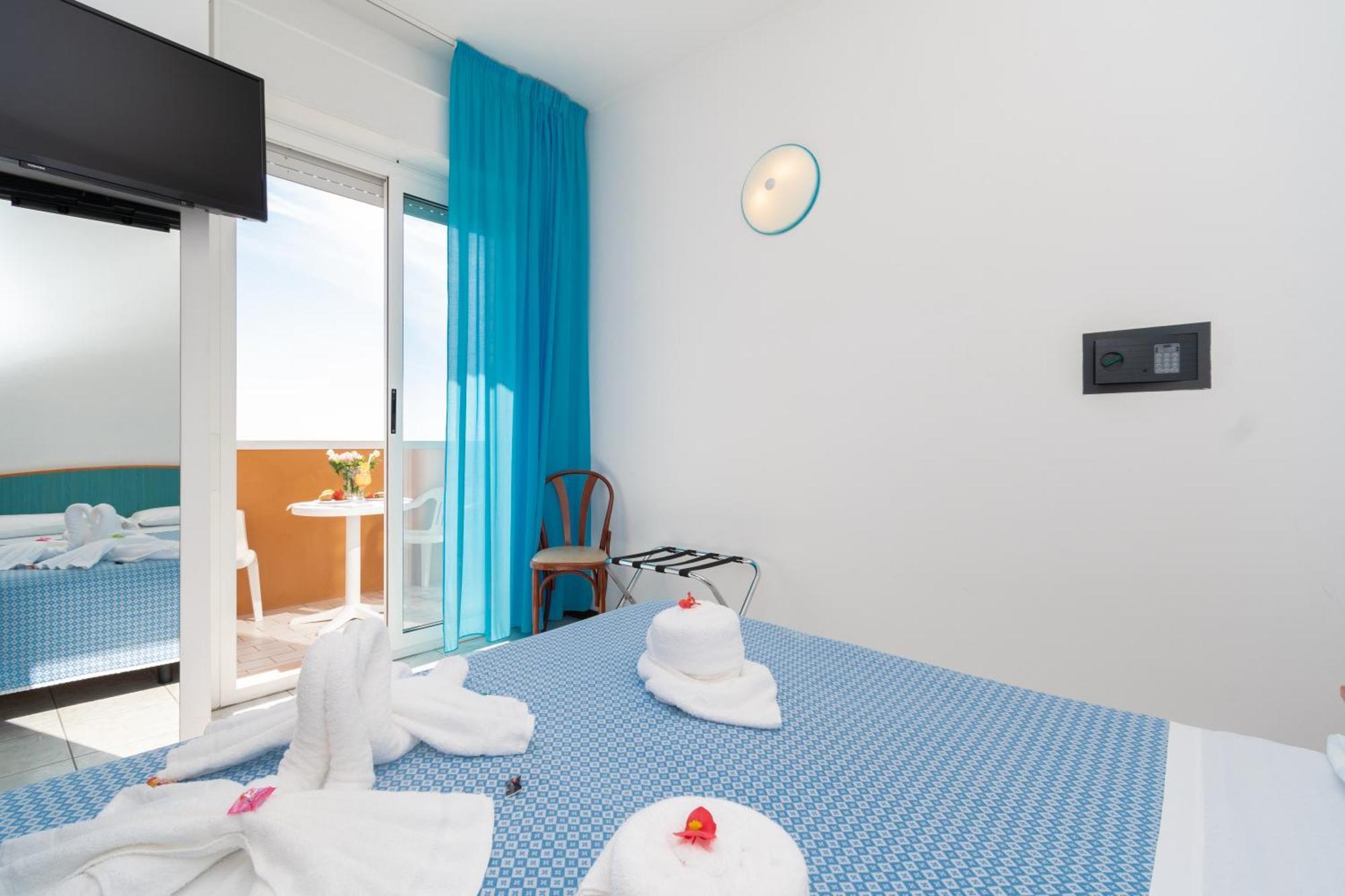 Hotel Baltic Alba Adriatica Exteriör bild